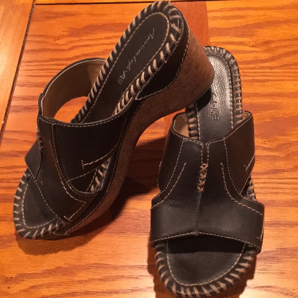 American Eagle Sandals